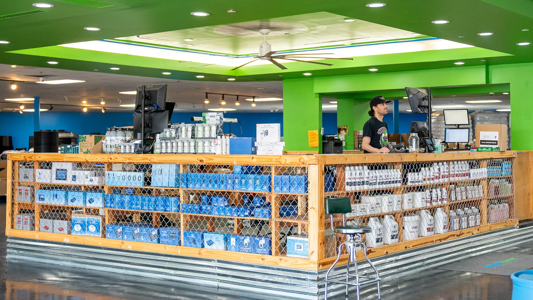Inside view of Hydro Giant indoor gardening store